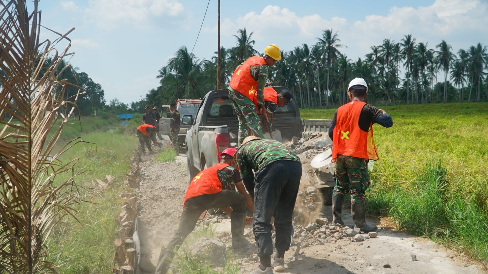 Proses Becros Jalan Terus Berjalan, TMMD Ke-129 Buka Akses dan Kurangi Keterisolasian Desa