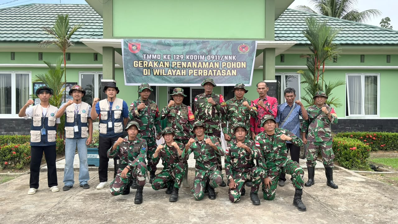 Warga Liang Bunyu Antusias dan Bangga Diajak Tanam Pohon di Puncak Patok Batas Negara