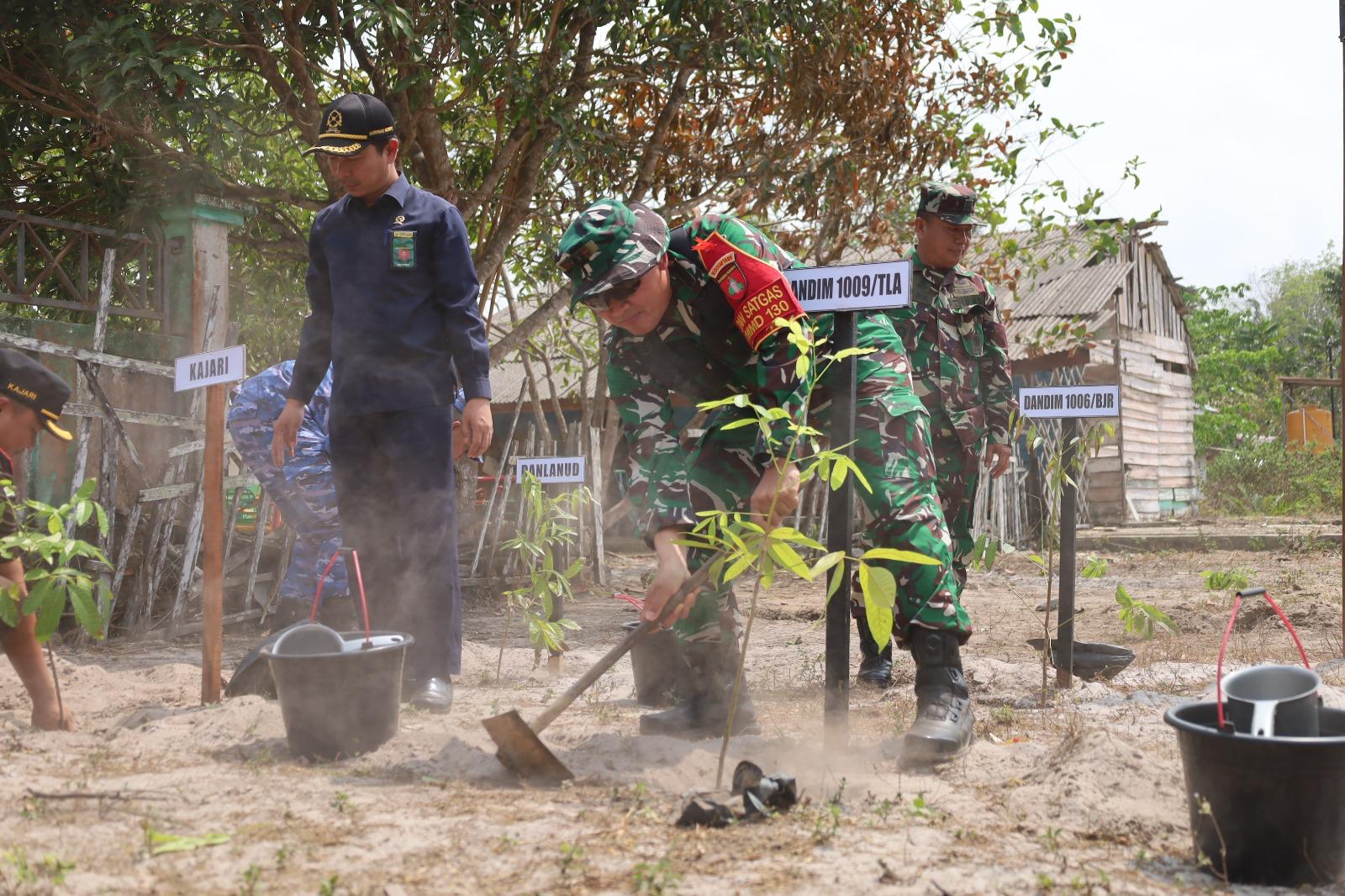 Kegiatan TMMD ke-130 Dorong TNI Wujudkan Lingkungan Sehat Melalui Penanaman Pohon