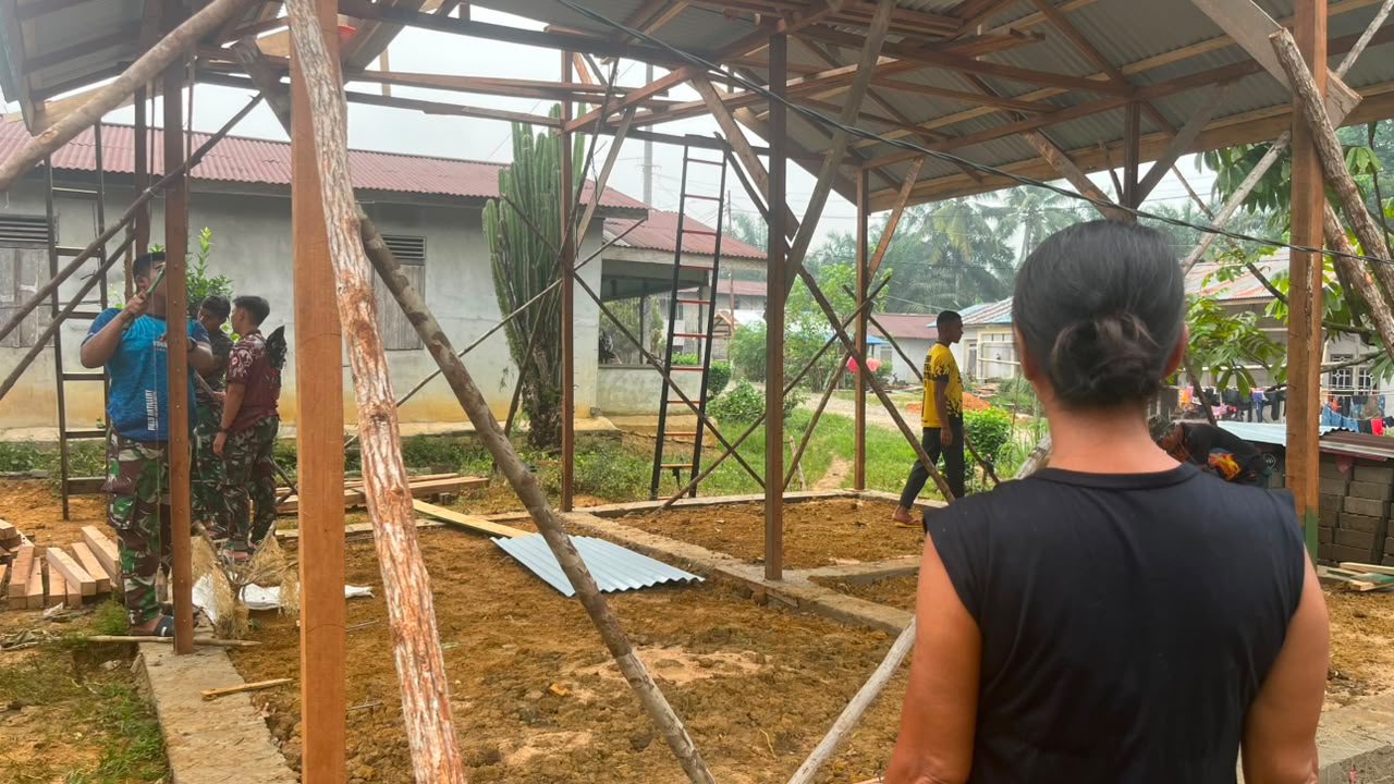 Kegiatan TMMD Dorong Pembangunan Rumah Bu Suhanim di Tengah Masyarakat