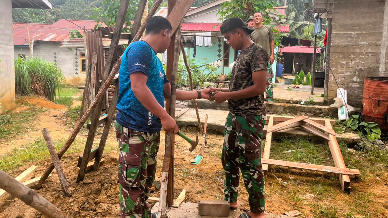 Kisah Perubahan Bu Suhanim melalui Program TNI yang Menghadirkan Rumah Layak