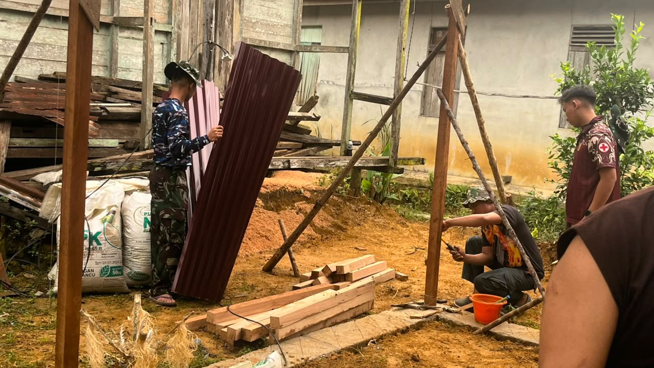 Proyek Rumah Bu Suhanim Ungkap Dedikasi Prajurit dalam TMMD Ke-130