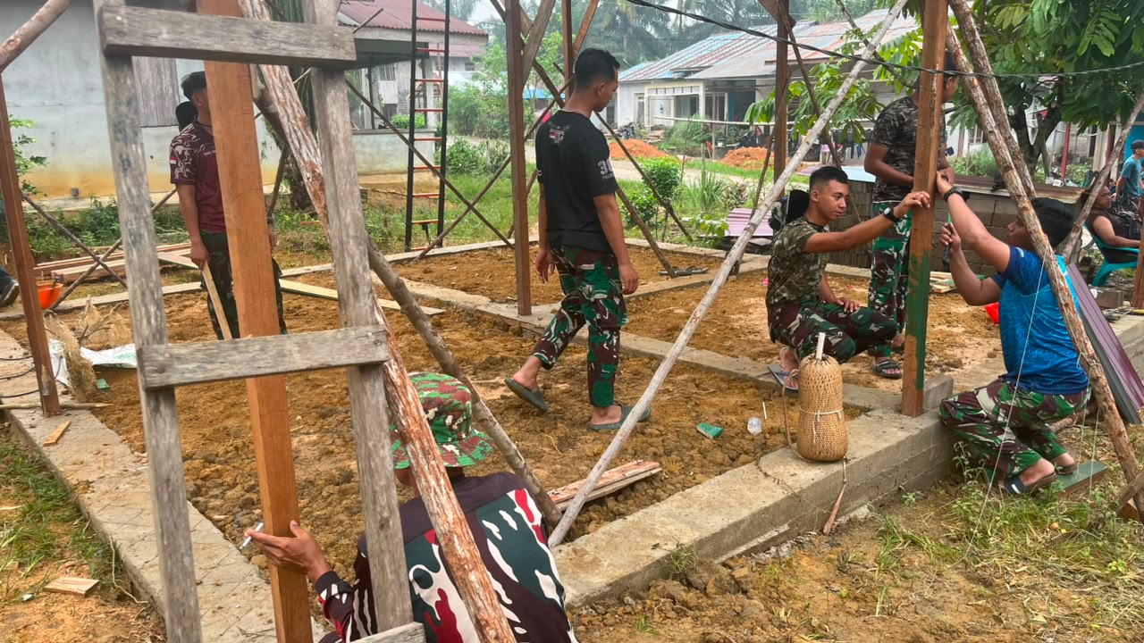 Satgas TMMD Ke-130 Ciptakan Nyawa Baru bagi Bu Suhanim Melalui Pembangunan Rumah
