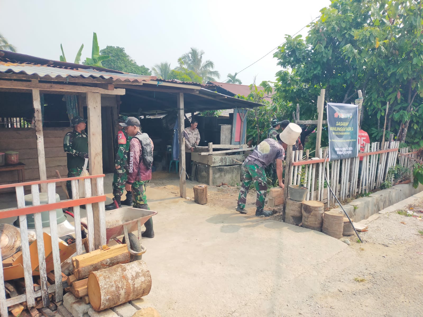 Kehadiran Sumur Pompa Baru untuk Desa Soe oleh Tim TMMD Reguler ke-130