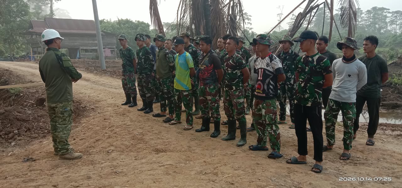 Persatuan TNI dan Warga Tercipta Melalui Apel Pagi Sebelum Tugas TMMD