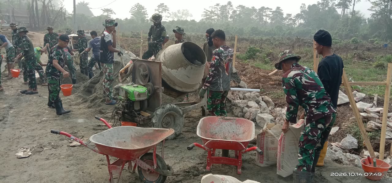 Kebangkitan Gotong Royong dalam Pembangunan Jalan di Desa Parumpanai
