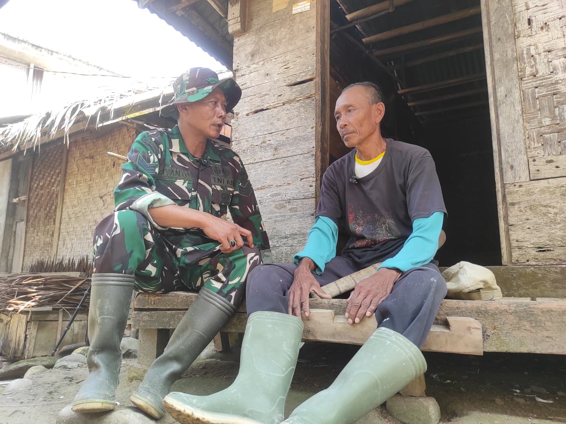 Dari Ruang Sempit Menuju Rumah Layak, Bapak Entang Sambut Harapan Baru
