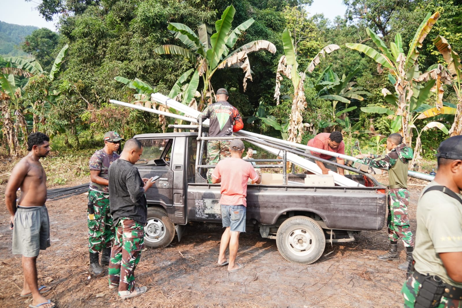 Satgas TNI TMMD ke-130 Akselerasi Distribusi Material untuk Desa Urimessing