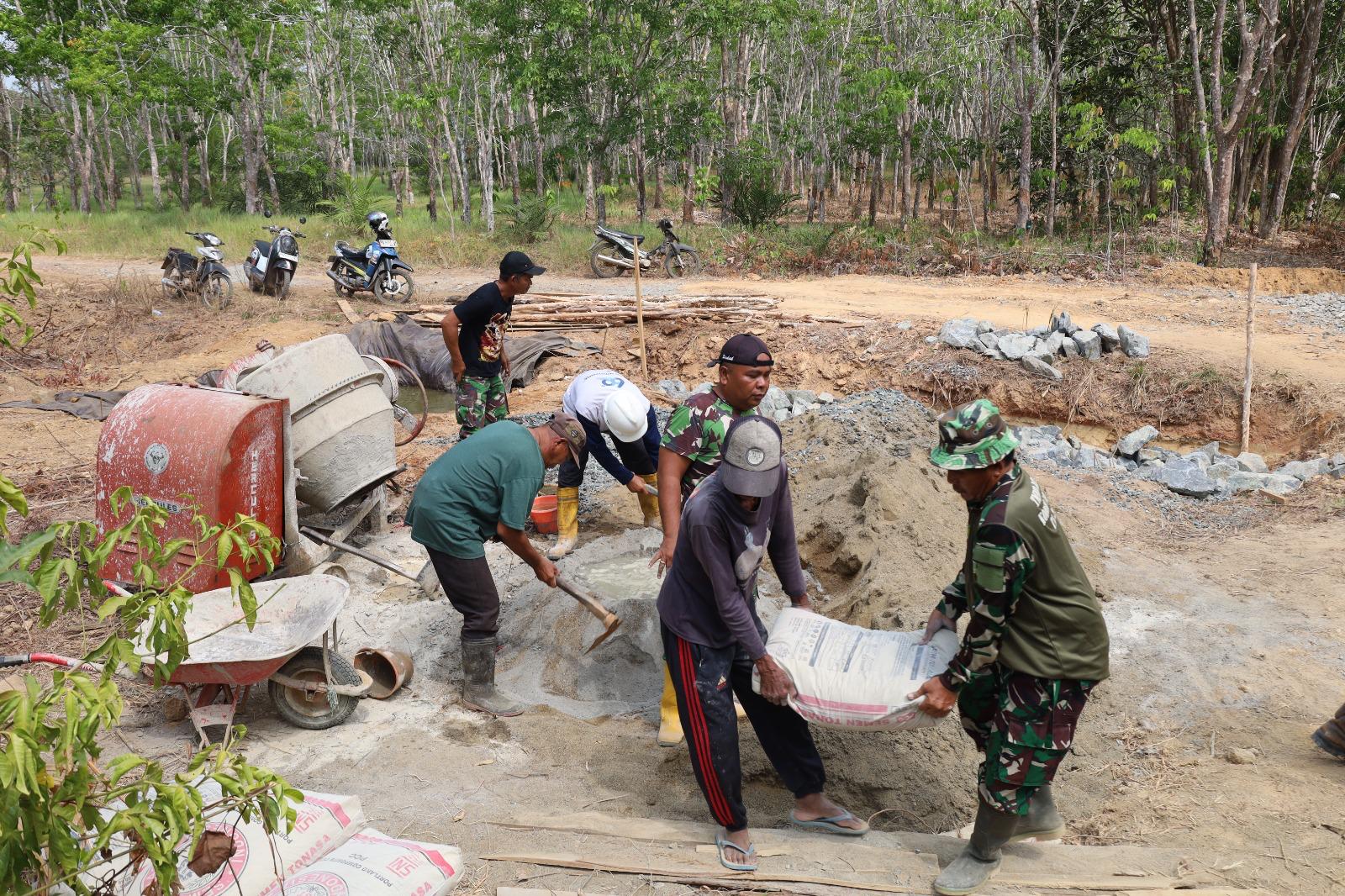 Komitmen Bersama, Satgas TMMD dan Masyarakat Kuatkan Proyek Box Culvert