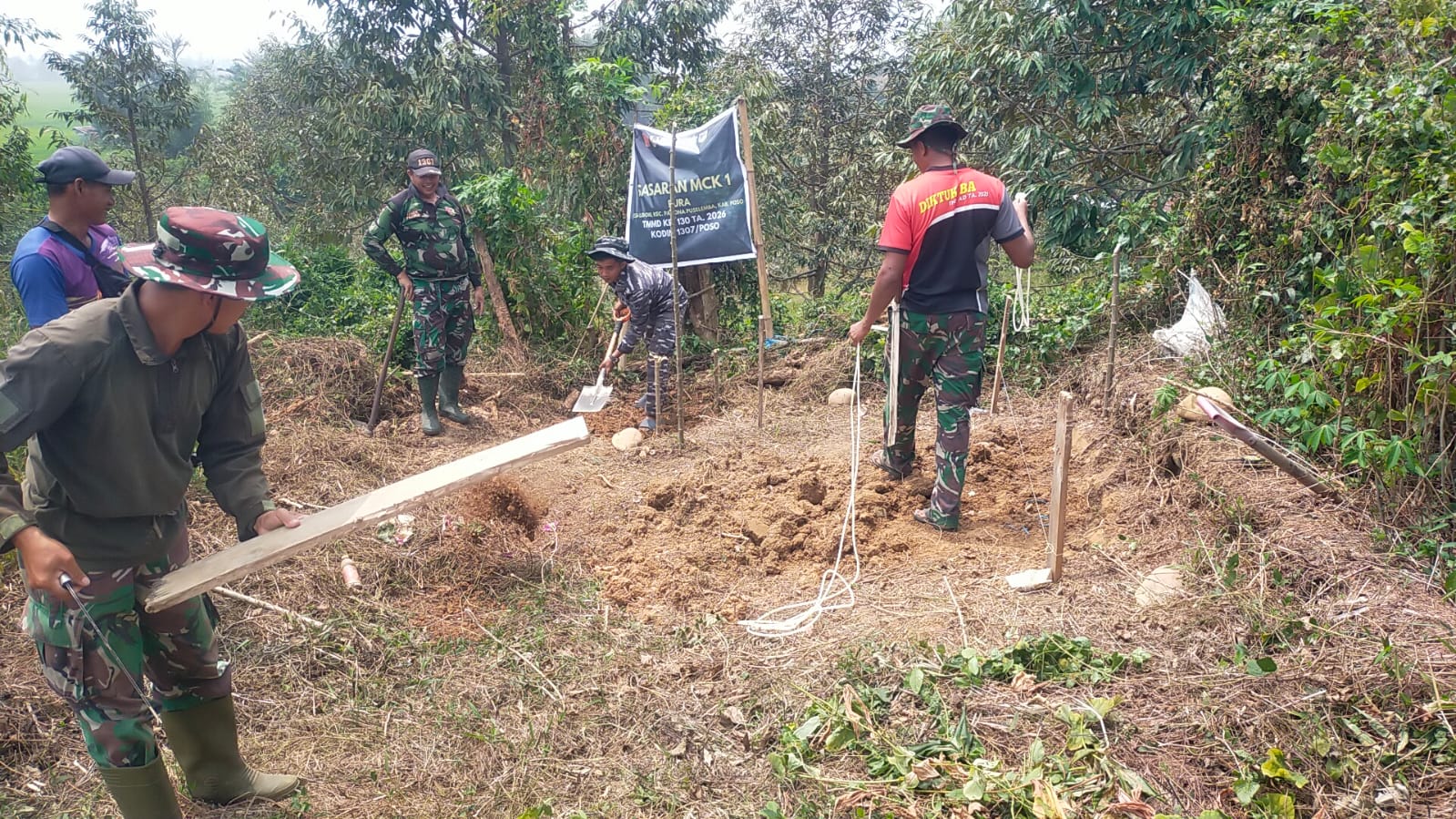 Inisiatif TMMD ke-130: Penyediaan MCK untuk Kesehatan Warga Desa Leboni