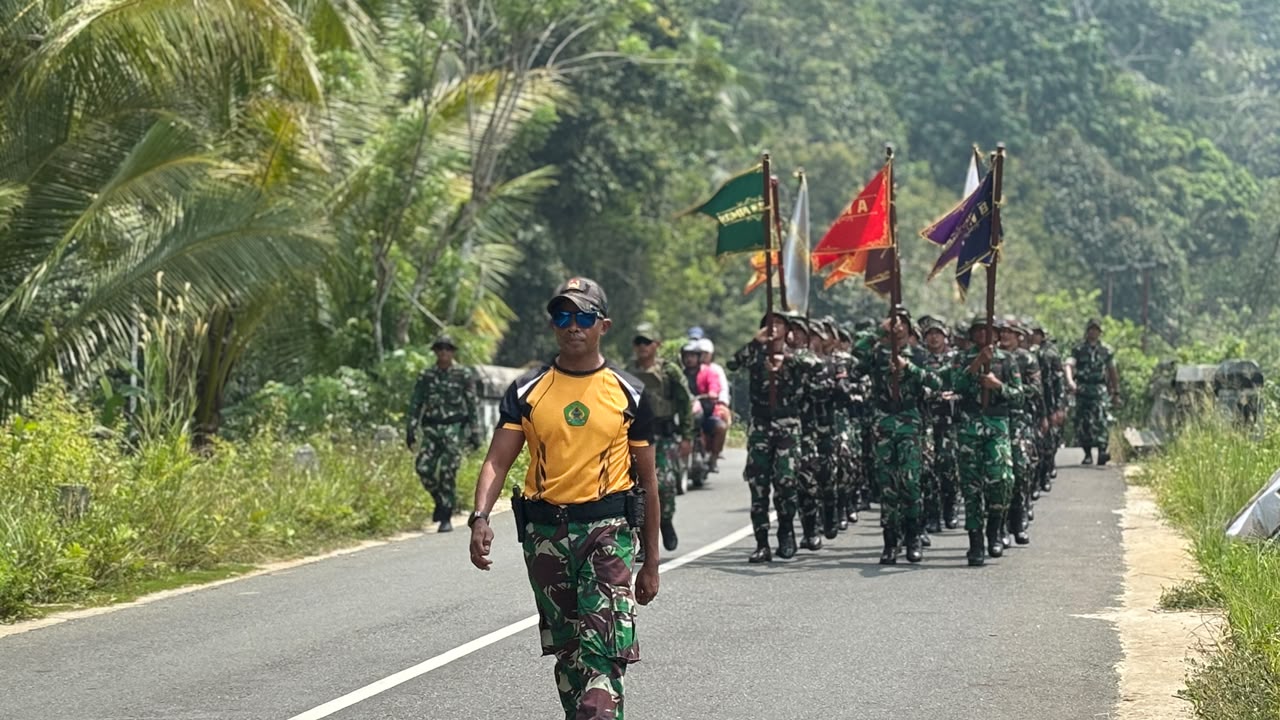 Seremoni Penerimaan Anggota Baru Yonif TP 859/RBK Memperkokoh Nilai-Nilai Satuan