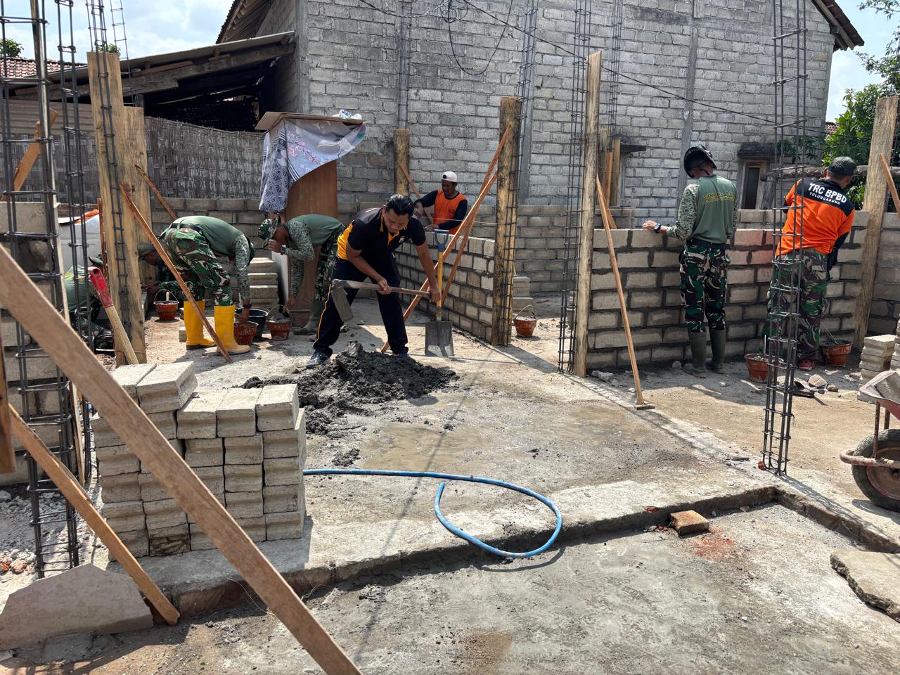 Agus Suwandi: Menggugah Semangat Gotong Royong dalam Proyek Rutilahu di Desanya