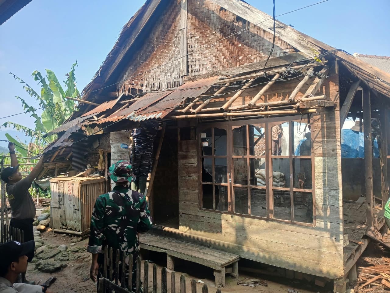 Pemulihan Hunian Petani: Proyek TMMD ke-130 Renovasi Rumah Bapak Apin
