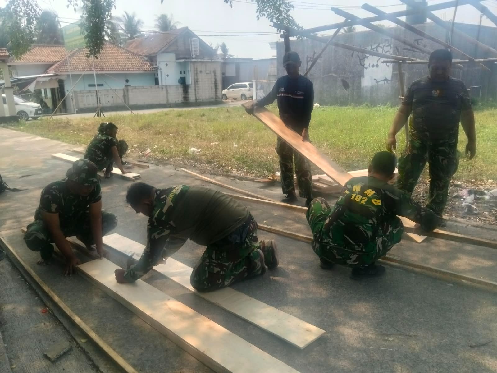 Kolaborasi Satgas TMMD ke-130 untuk Memastikan Kualitas Infrastruktur Desa