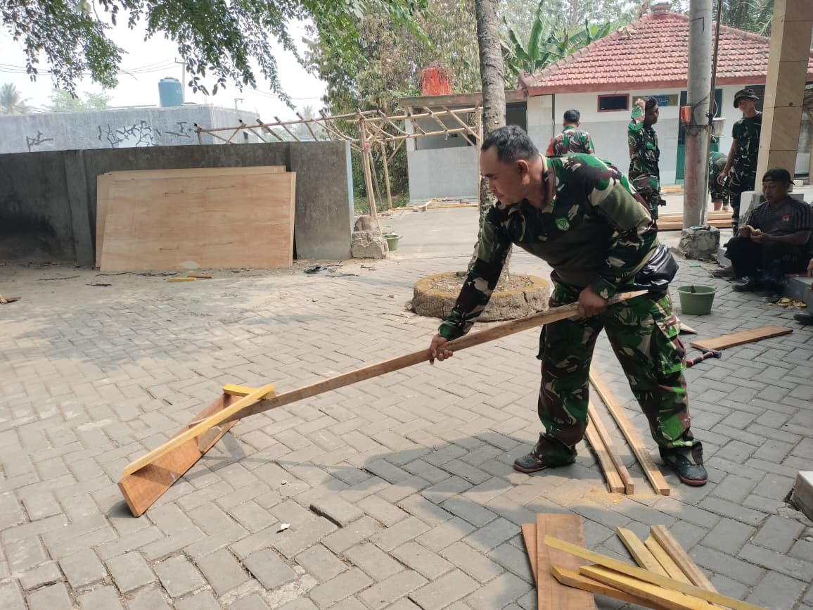 Satgas TMMD ke-130 Siapkan Alat Garuk untuk Percepat Pembangunan Desa