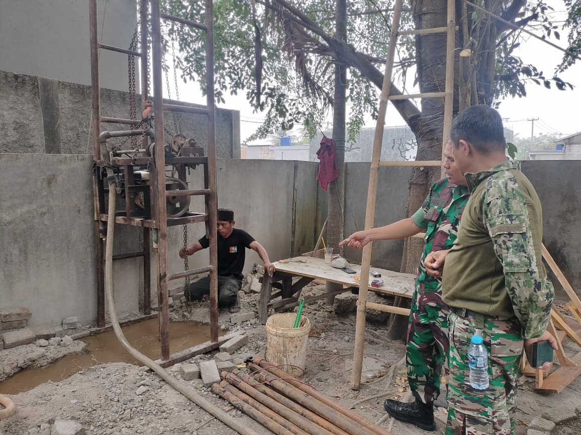 Satgas TNI Wujudkan Akses Air Bersih di Desa Sumur Bandung melalui Proyek TMMD