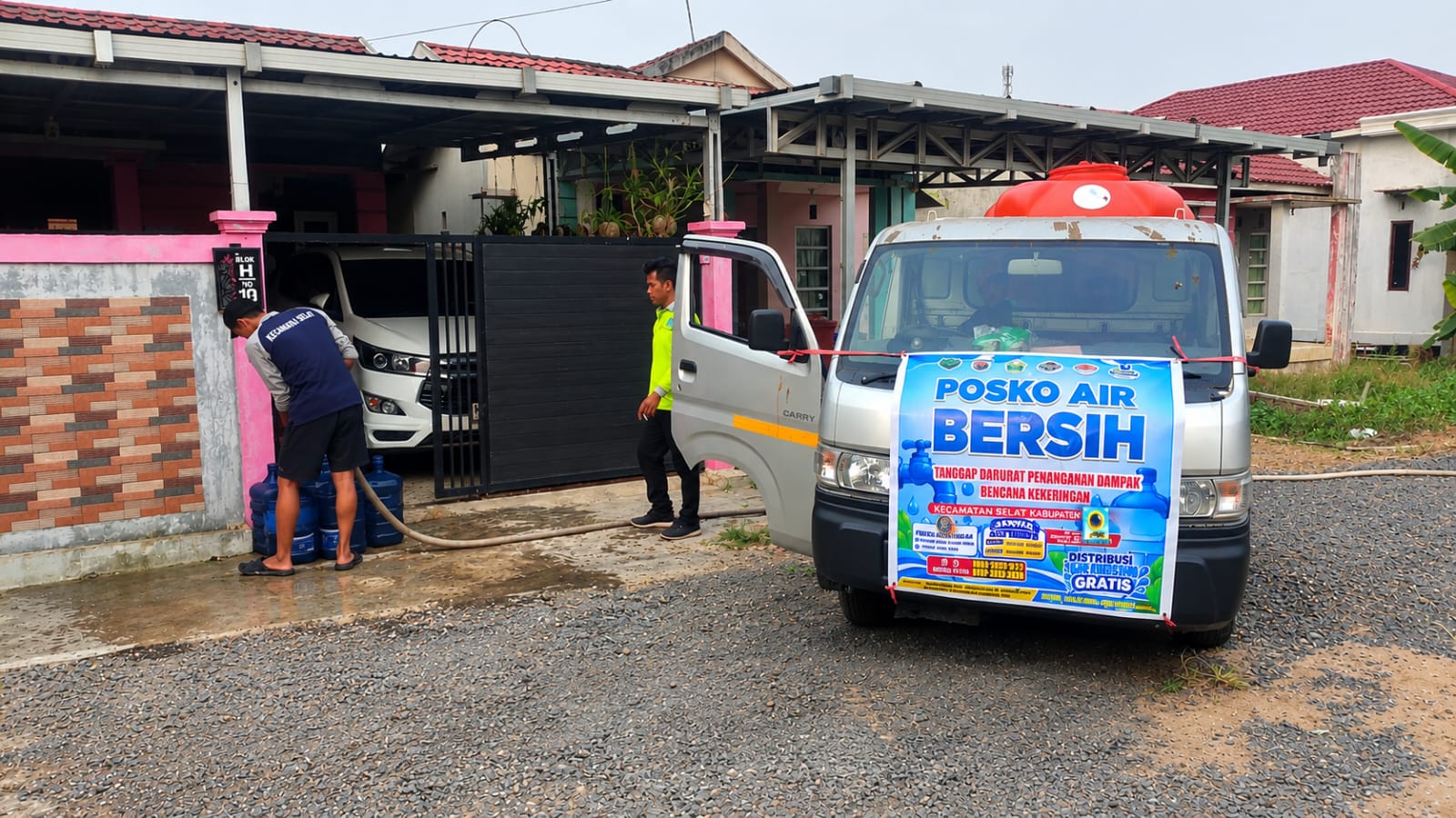 Aksi Bersama TNI dan Instansi untuk Pemulihan Krisis Air di Kuala Kapuas