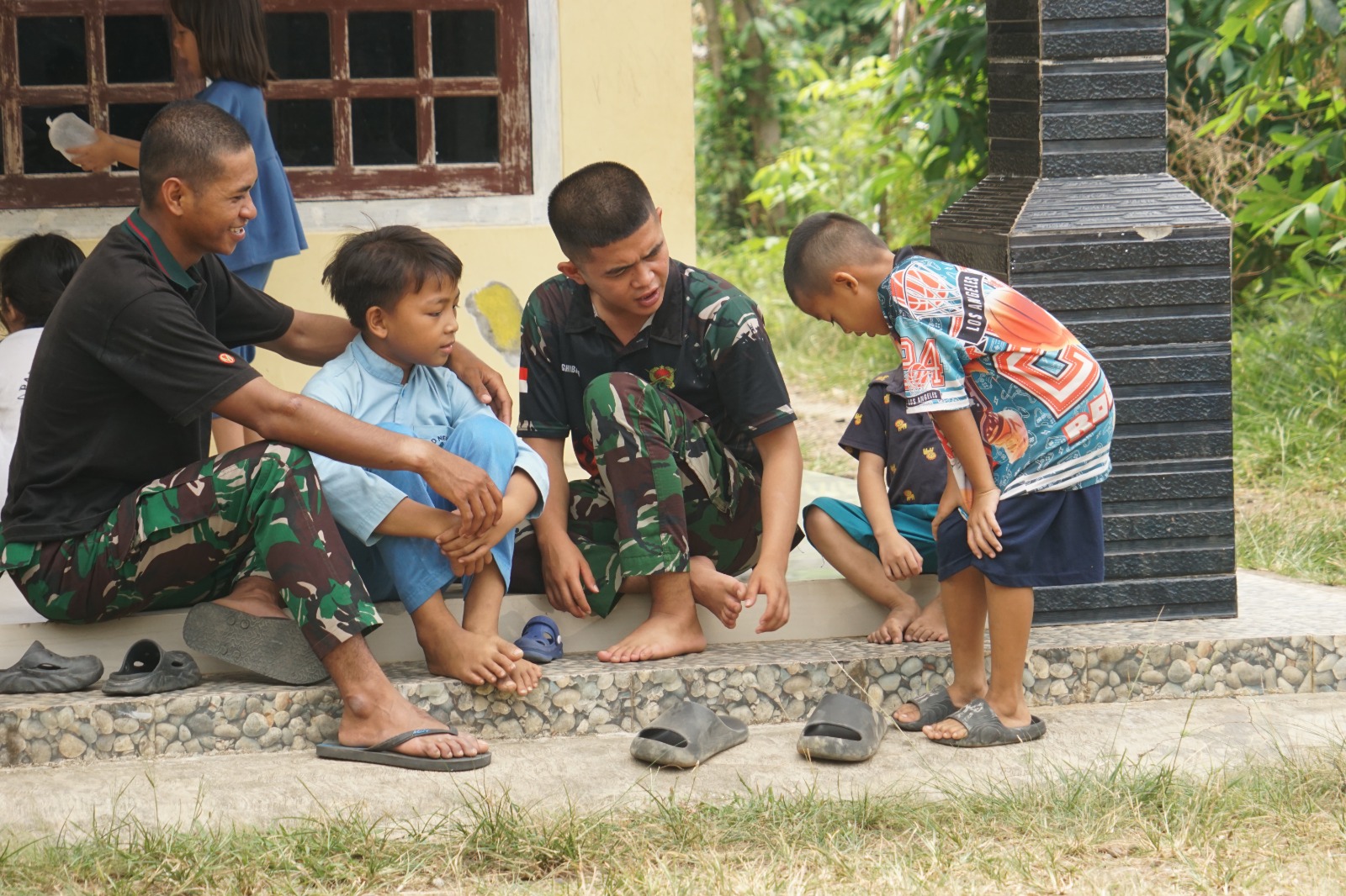 Satgas TMMD ke-130 Hadirkan Keceriaan dan Edukasi bagi Anak di Kandang Limun