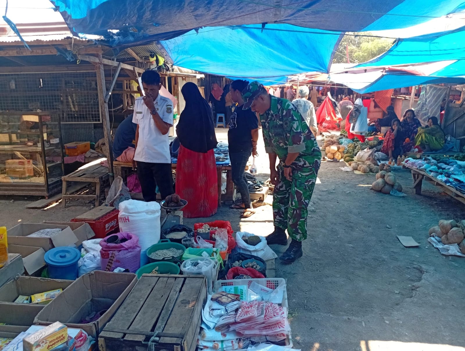 Serda Kasaman Cek Ketersediaan Bahan Pokok di Pasar Bilokka