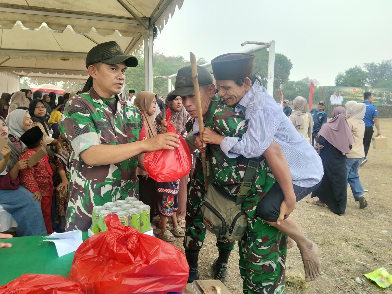 Kepedulian Serma Suan: Aksi Nyata Membantu Kesehatan Warga Sumur Bandung