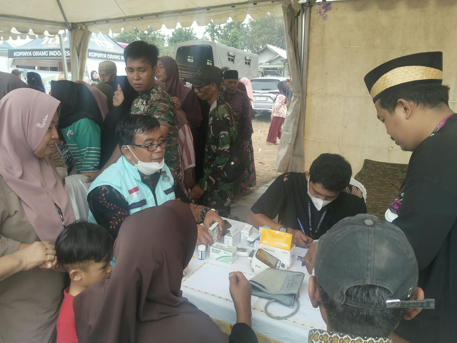 Warga Tigaraksa Antusias Terima Layanan Kesehatan Gratis dalam TMMD ke-130